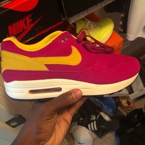 Nike Air Max 1 “Dynamic Berry”